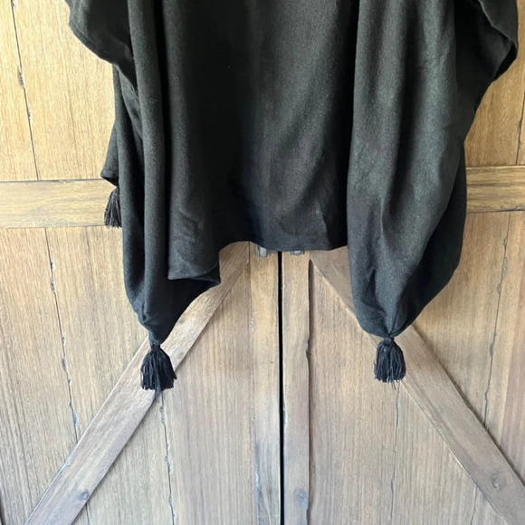 Cleobella Black Oversized Fringe Pom Open Front Kimono/ Poncho One Size EUC - Picture 3 of 5